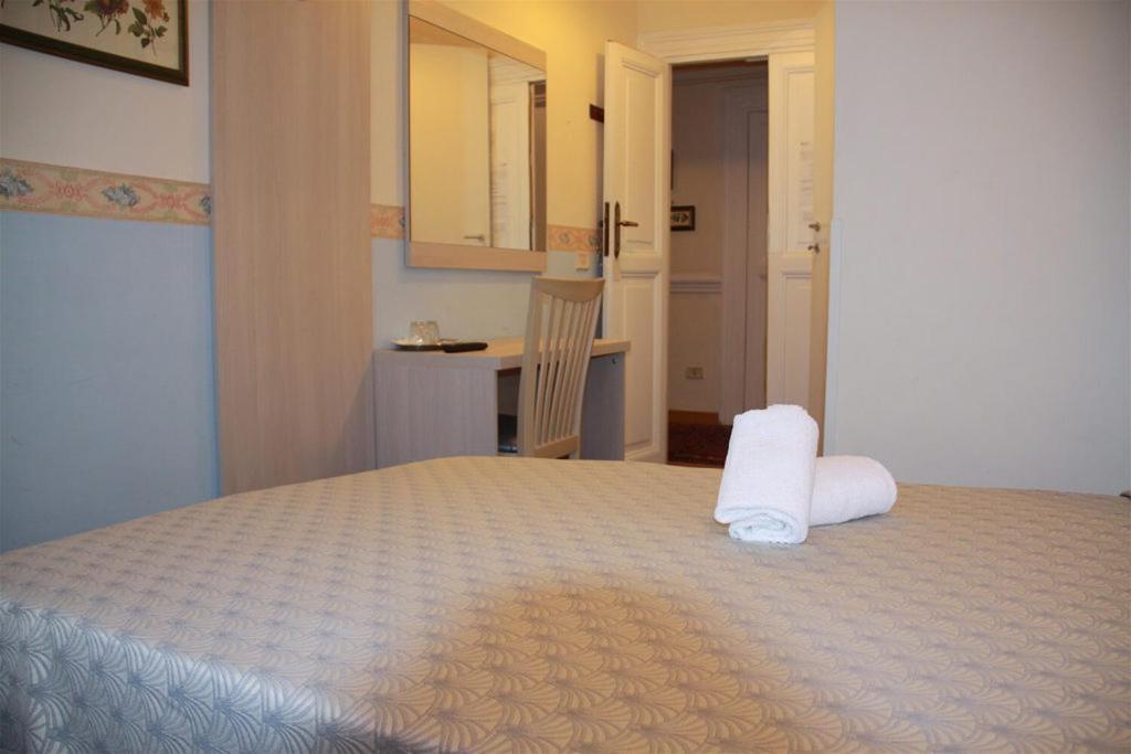 B&B San Michele A Porta Pia Рим Экстерьер фото