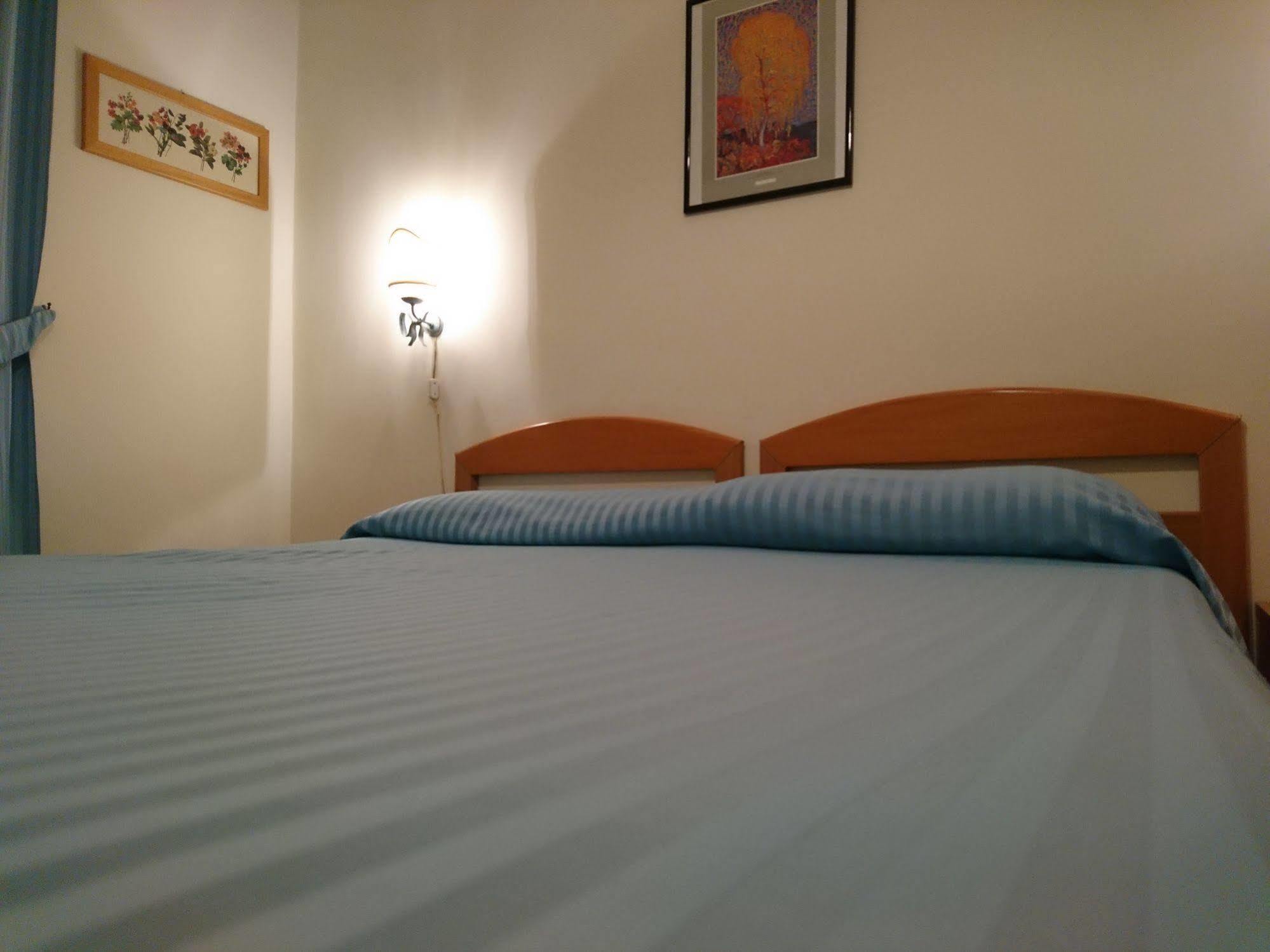B&B San Michele A Porta Pia Рим Экстерьер фото