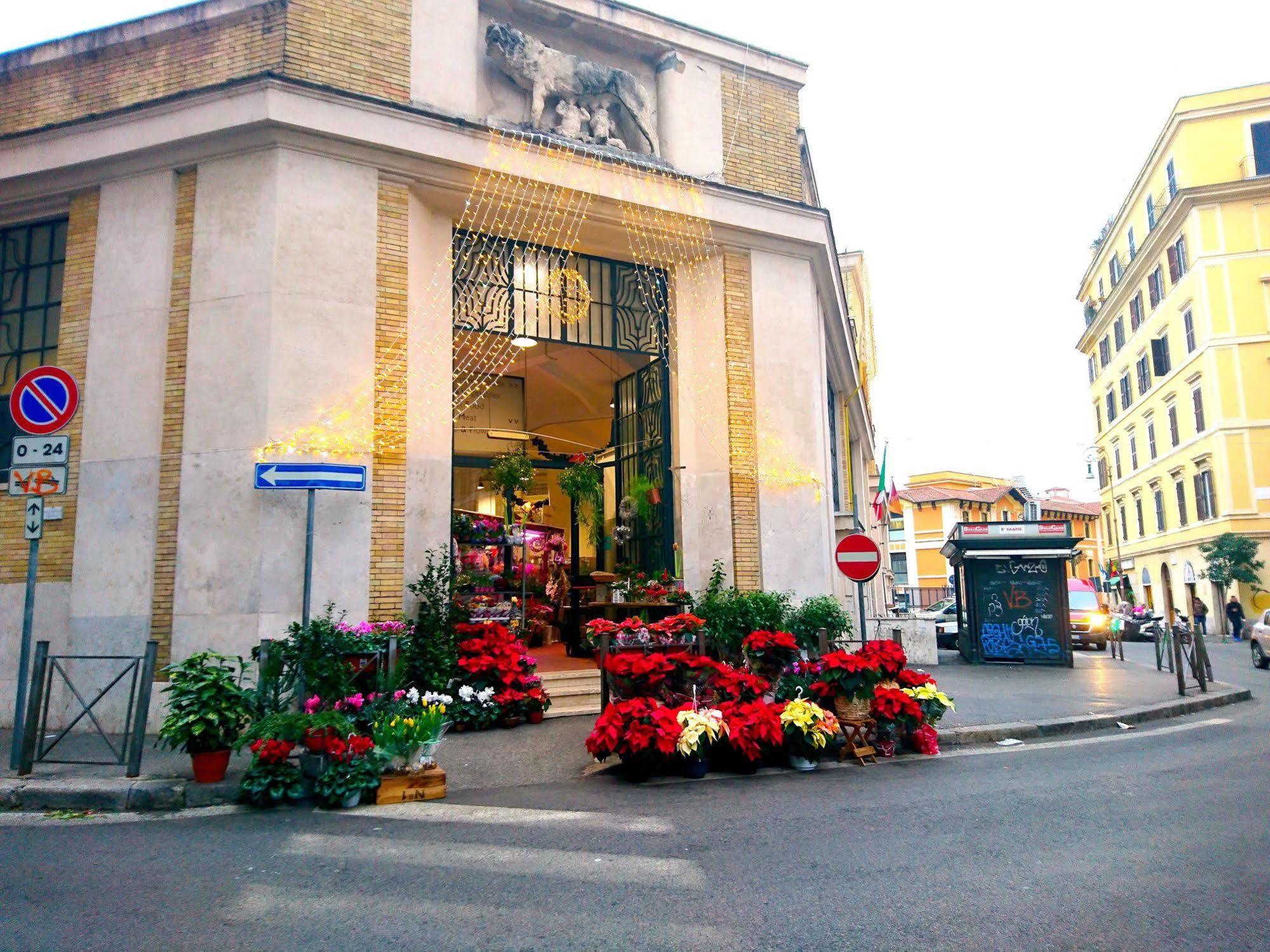 B&B San Michele A Porta Pia Рим Экстерьер фото