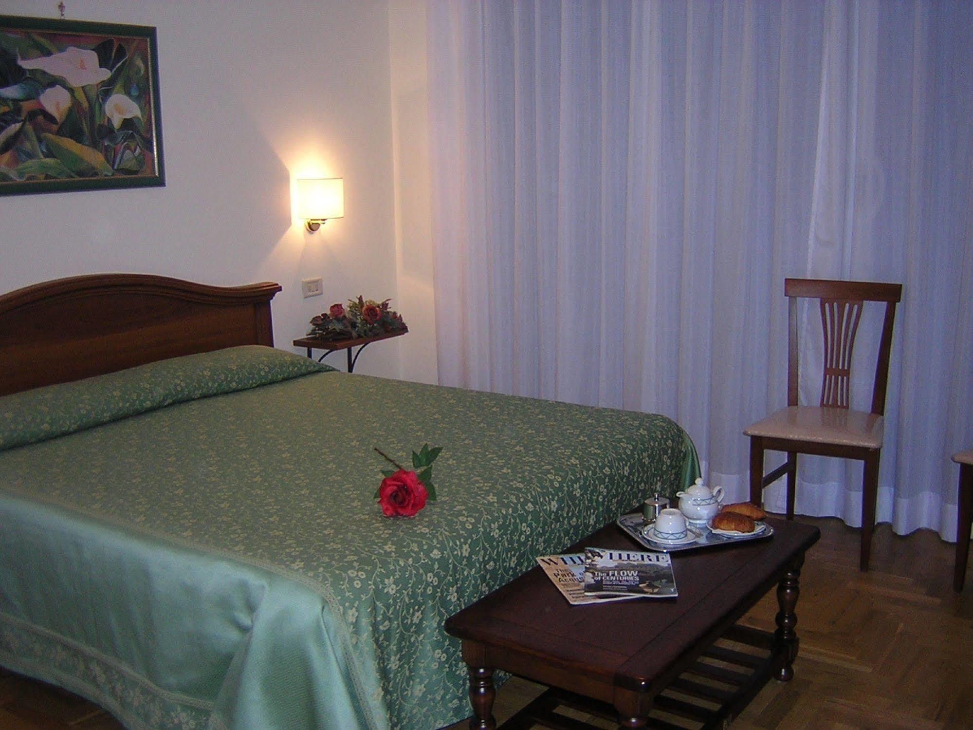B&B San Michele A Porta Pia Рим Экстерьер фото