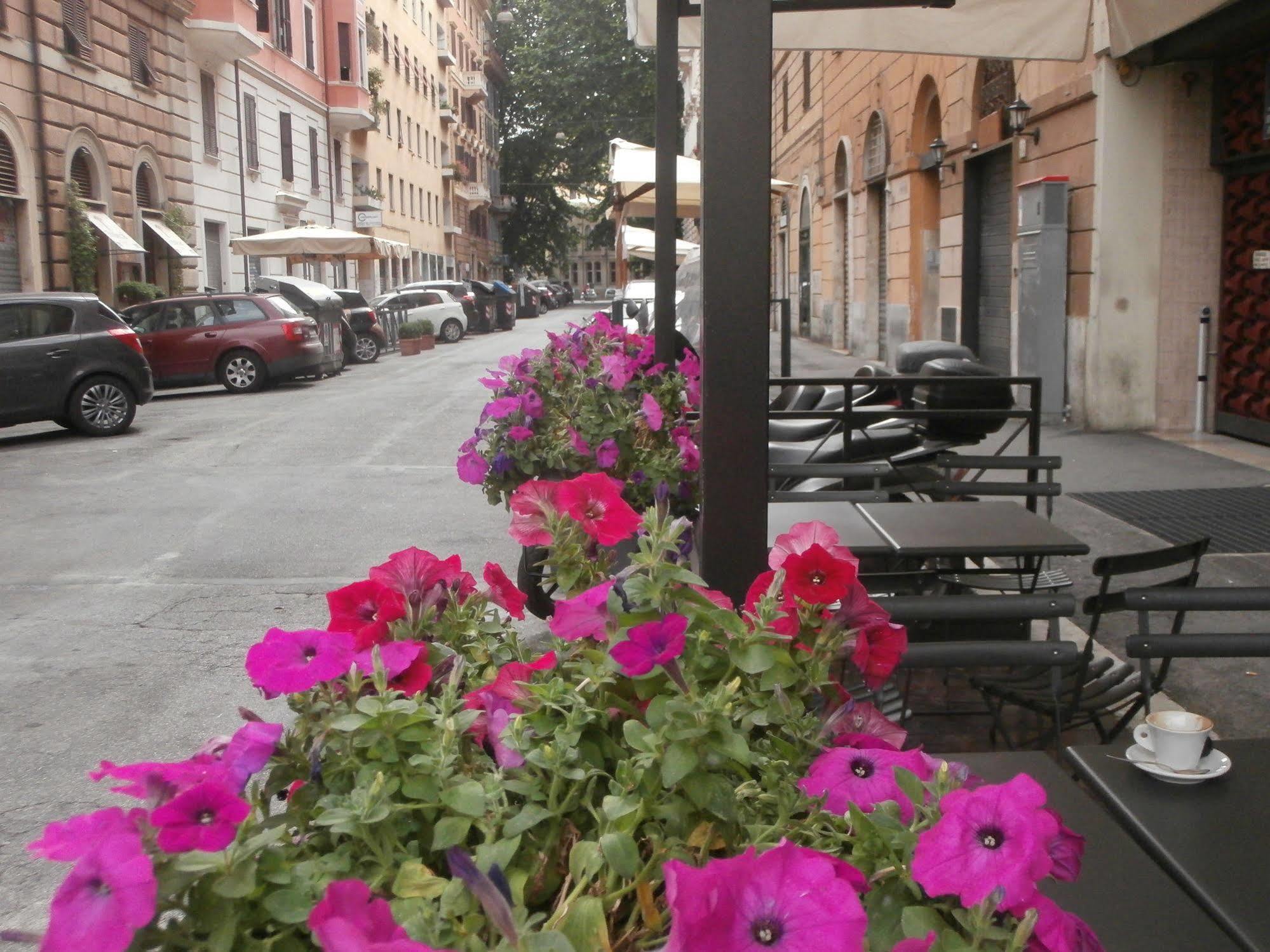 B&B San Michele A Porta Pia Рим Экстерьер фото